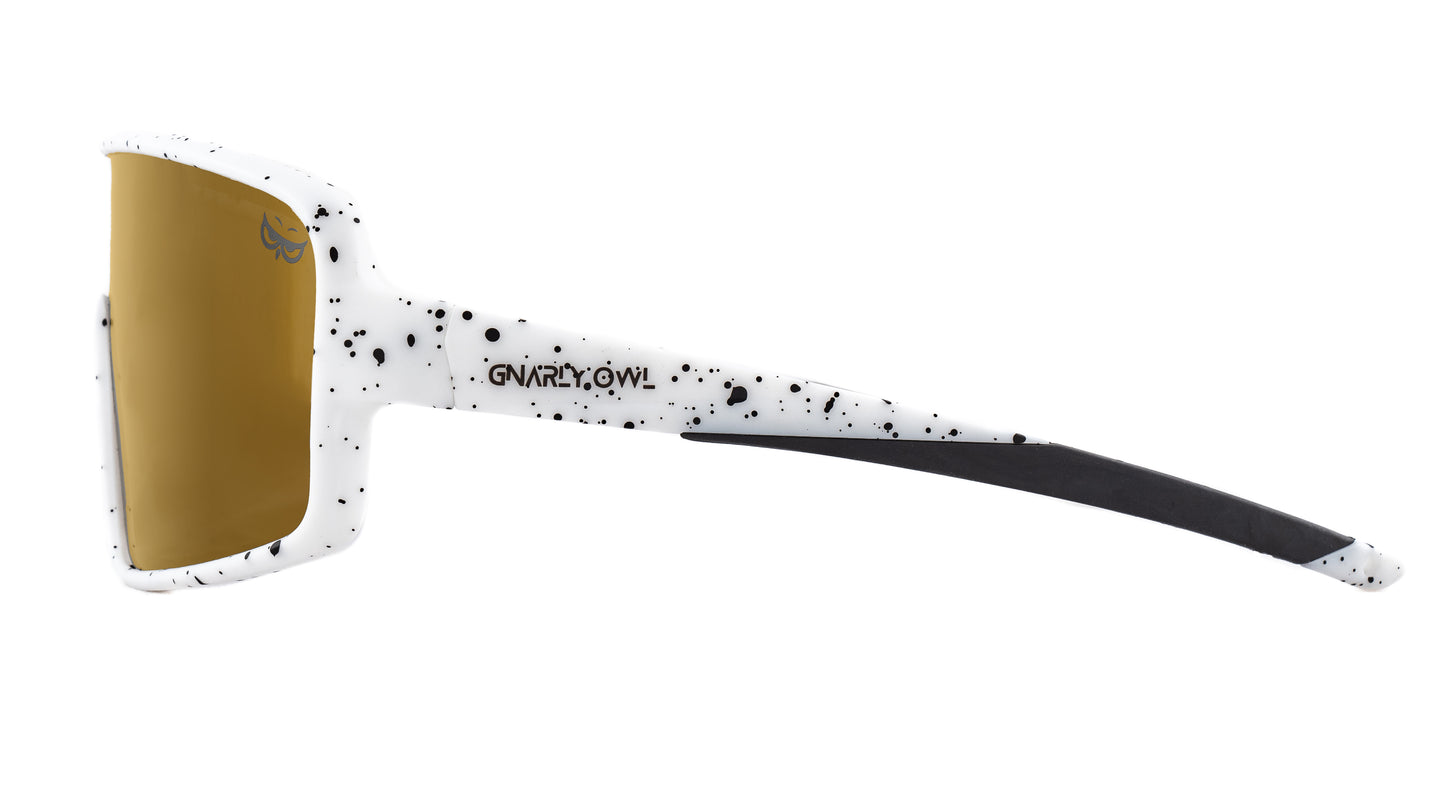 Gnarly Owl Ookpik White Splash české polarizační sportovní sluneční brýle na sport výměnné polarizační fotochromatický zorník česká značka sova bílý rámeček zlaté pánské dámské doživotní záruka nemlží se zboku
