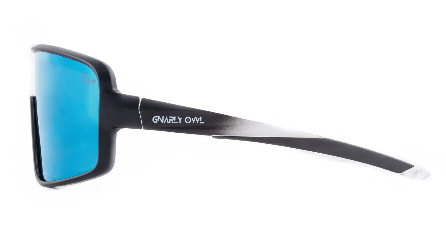 Gnarly Owl Ookpik Black polarizační sportovní sluneční brýle na sport výměnné polarizační fotochromatický zorník česká značka sova černý rámeček ledovcově modré pánské dámské zboku